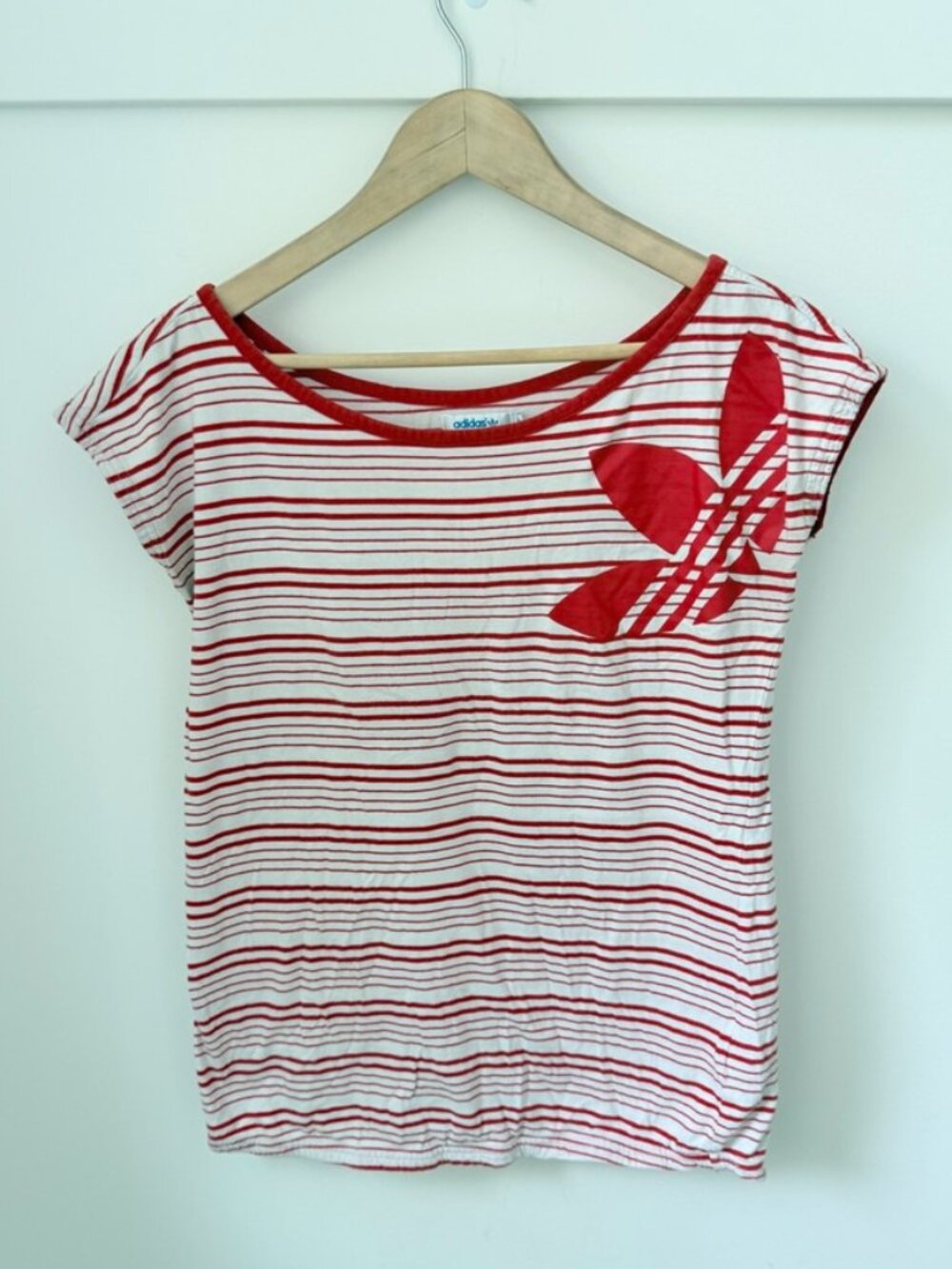 Vintage ADIDAS ORIGINALS Trefoil Striped Scoop Neck Tee – Red & White, Size S